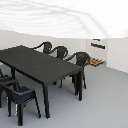Rafael Apartment *